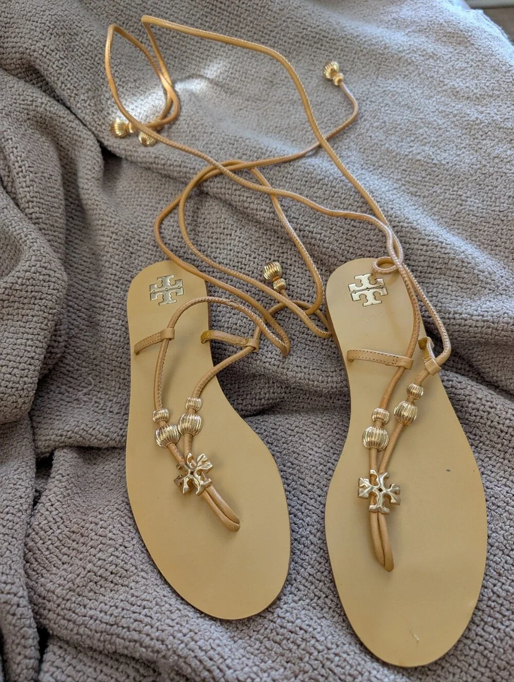 Tory Burch Capri Sandals Thong Mustard Yellow Gold Wrap-around Ankle Straps Sz 7
